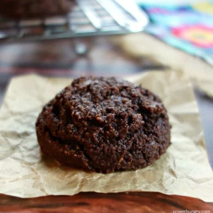 4-Ingredient Chocolate Almond Flour Cookies 