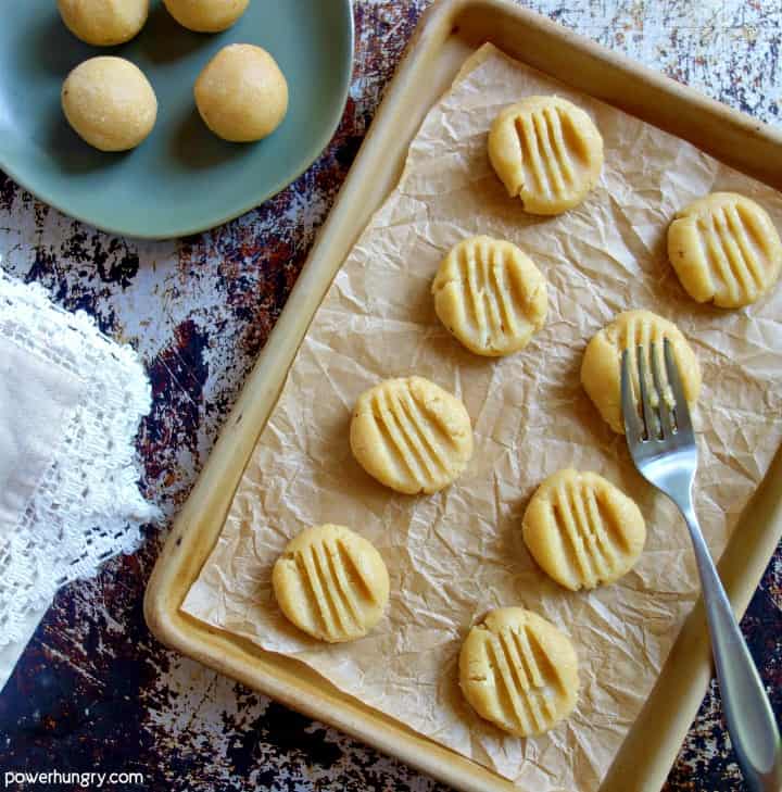 3-Ingredient Almond Flour Shortbread Cookies that are Vegan, Paleo, Grain-Free, Gluten-Free and have a Keto Option